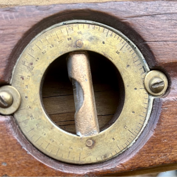 Vintage Mahogany and Brass Acme Level Co. Adjustable Inclinometer & Plumb 26” - Picture 4 of 6